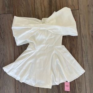 PrettyLittleThing PREMIUM WHITE SATIN EXTREME BOW DETAIL ROMPER size US 4 NWT